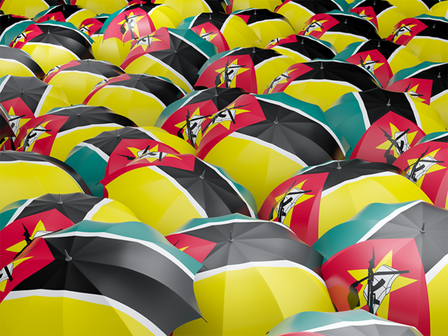 Флаг на зонтиках. Скачать флаг. Мозамбик