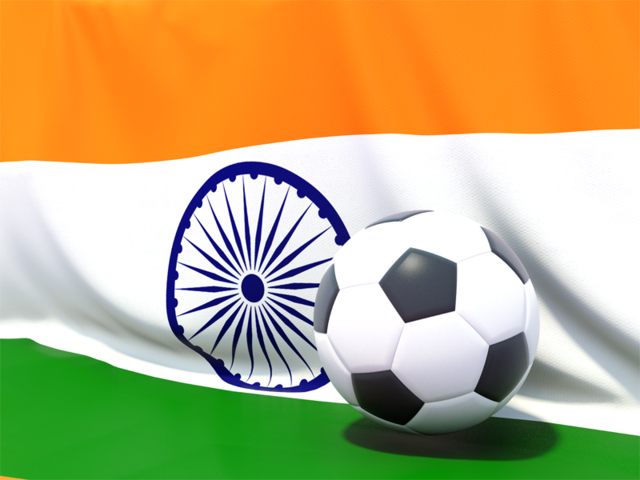 Футбольный мяч на фоне флага. Скачать флаг. Индия