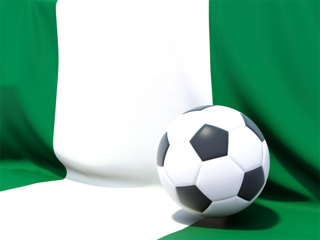 Футбольный мяч на фоне флага. Скачать флаг. Нигерия