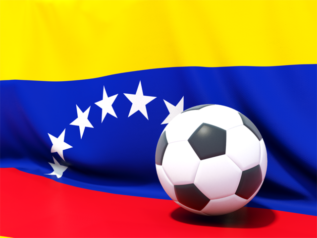 Футбольный мяч на фоне флага. Скачать флаг. Венесуэла