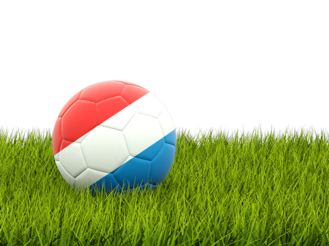Футбольная мяч в траве. Скачать флаг. Люксембург