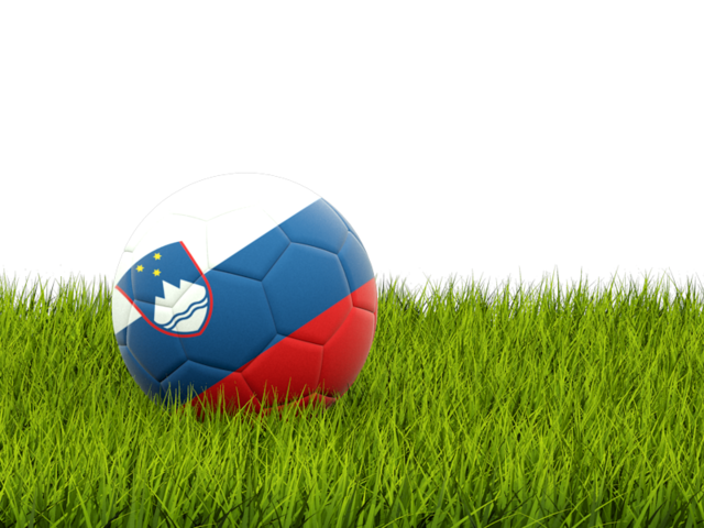 Футбольная мяч в траве. Скачать флаг. Словения
