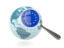 Европейский союз. Флаг под увеличительным стеклом с голубым глобусом. Скачать иконку.